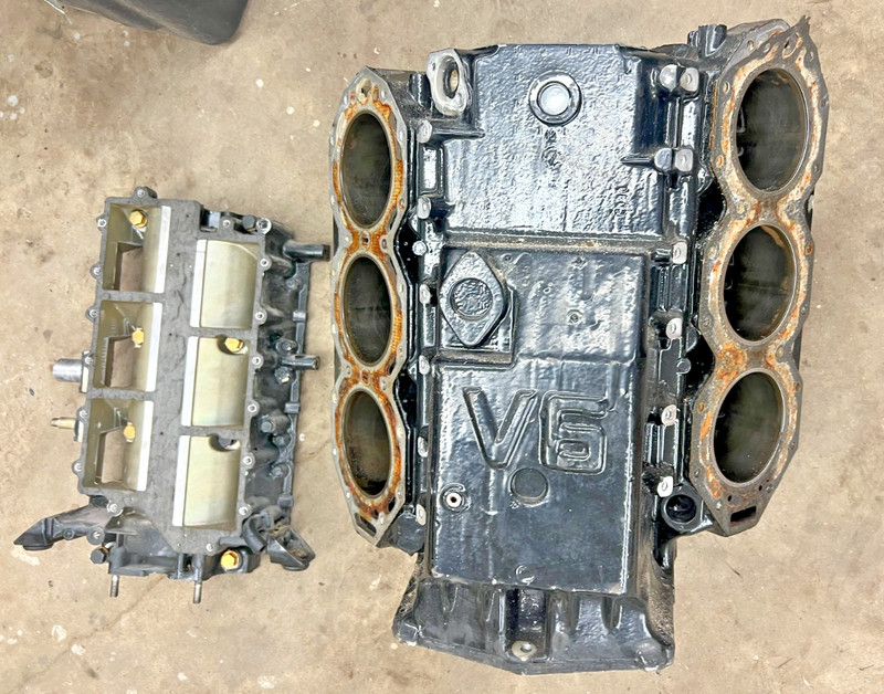 JOHNSON EVINRUDE 200 HP 2 Stroke Cylinder Crankcase 1993-2000
