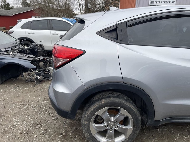 16-22 HONDA HR-V RIGHT QUARTER PANEL SILVER PC:NH830M 1.8L AT FWD 127K LX 65448
