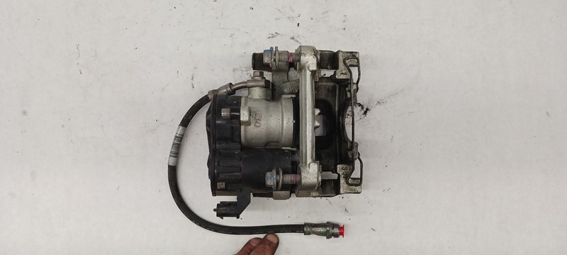 22 FORD MAVERICK Right passenger rear Caliper 6k miles OEM