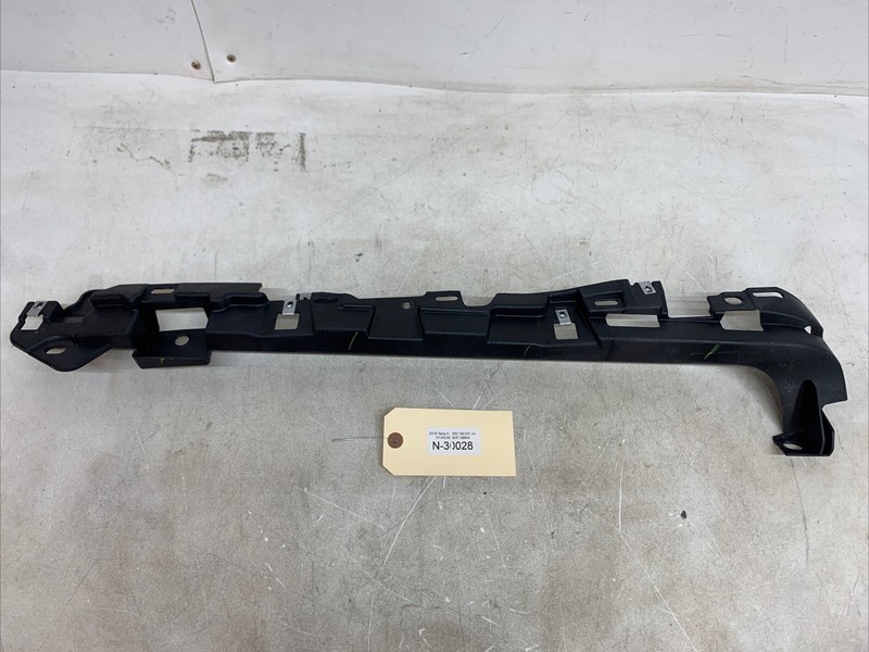 16-20 TESLA MODEL X MX PASSENGER SIDE TAILGATE MOUNT BRACKET RIGHT 30028 U8