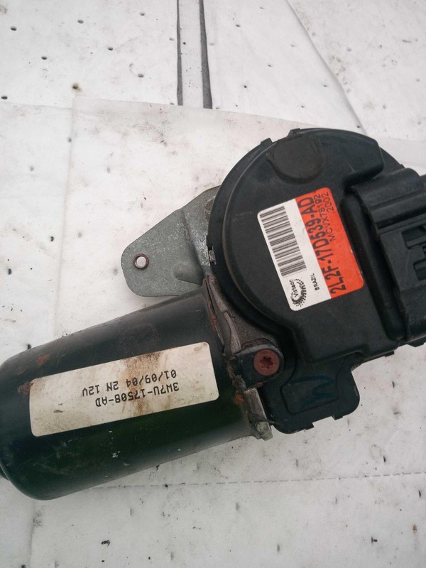 Used Windshield Wiper Motor fits: 2004 Mercury Grand marquisGrade B