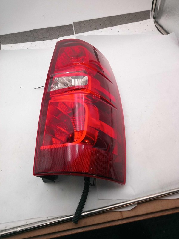2013 Chevrolet Suburban 1500 Right Tail Light Assembly Black OEM 616692
