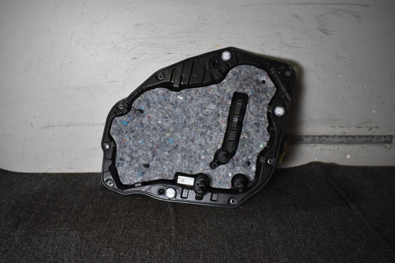 2019 - 2023 BMW X5 REAR LEFT DOOR WINDOW GLASS REGULATOR OEM 945078503