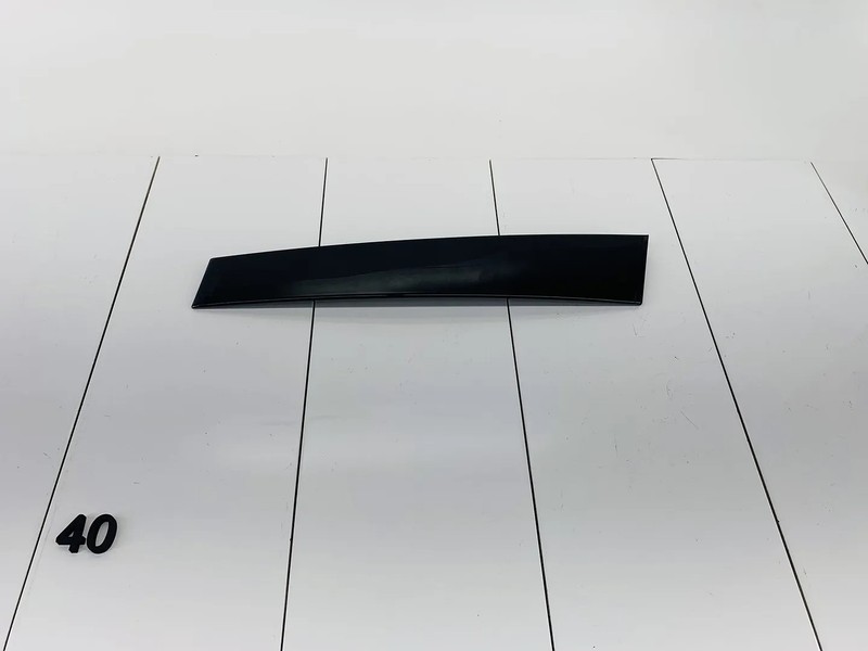 07-09 VOLKSWAGEN GTI FRONT RIGHT PASSENGER SIDE DOOR MOLDING COVER OEM