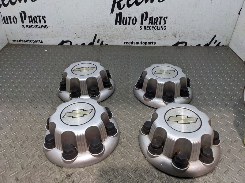 4 GMC Sierra 2500HD Van 15006332 OEM Wheel Center Rim Cap Hub Cover 8 Lu 1183411