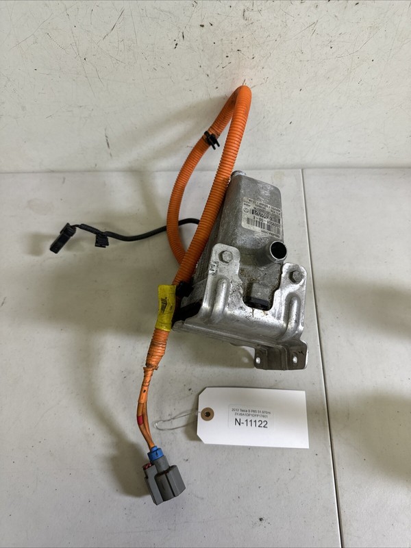 2012-2016 TESLA MODEL S ELECTRIC BATTERY HEATER WITH BRACKET OEM 11122 B88