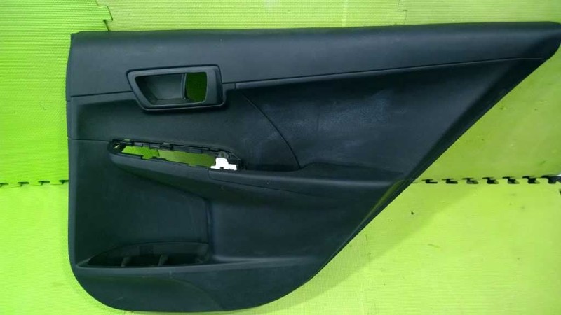 12 13 14 CAMRY SE V6 PASSENGER RIGHT REAR INTERIOR DOOR PANEL 2574-125