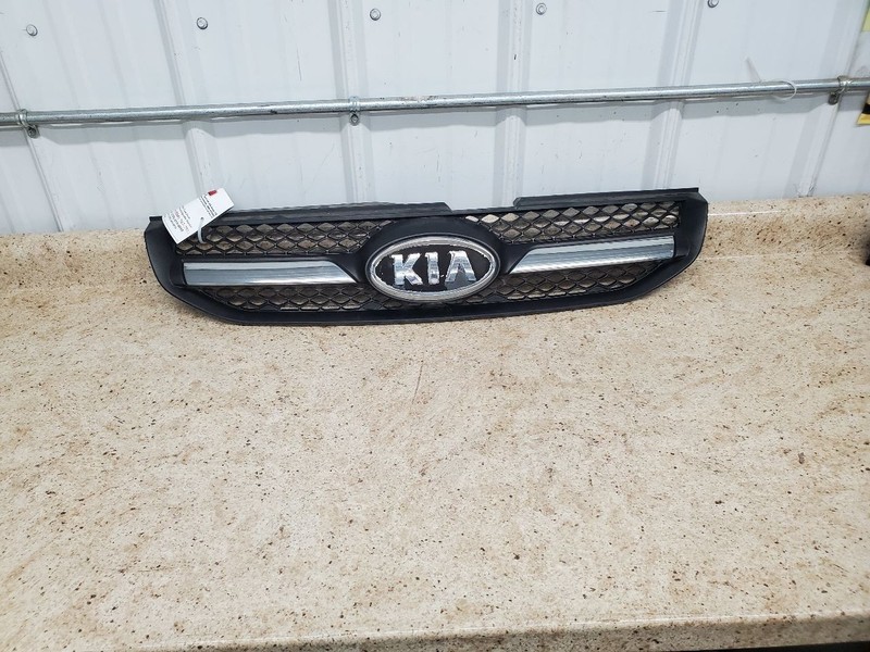 Grille 4 Cylinder Upper Fits 09-10 SPORTAGE 300971