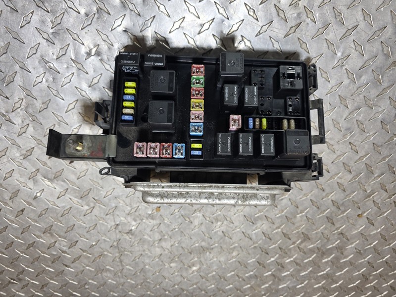 2005 CHRYSLER 300 ENGINE FUSE BOX *TIPM* *TESTED WORKS* OEM 4692027AC