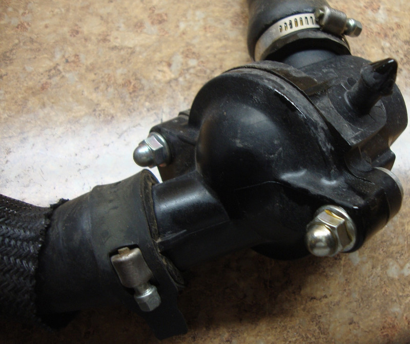 2011 Yamaha FZ8 FZ 8 FZ8-N F Z 8 800 Engine Cooling Thermostat Housing E10