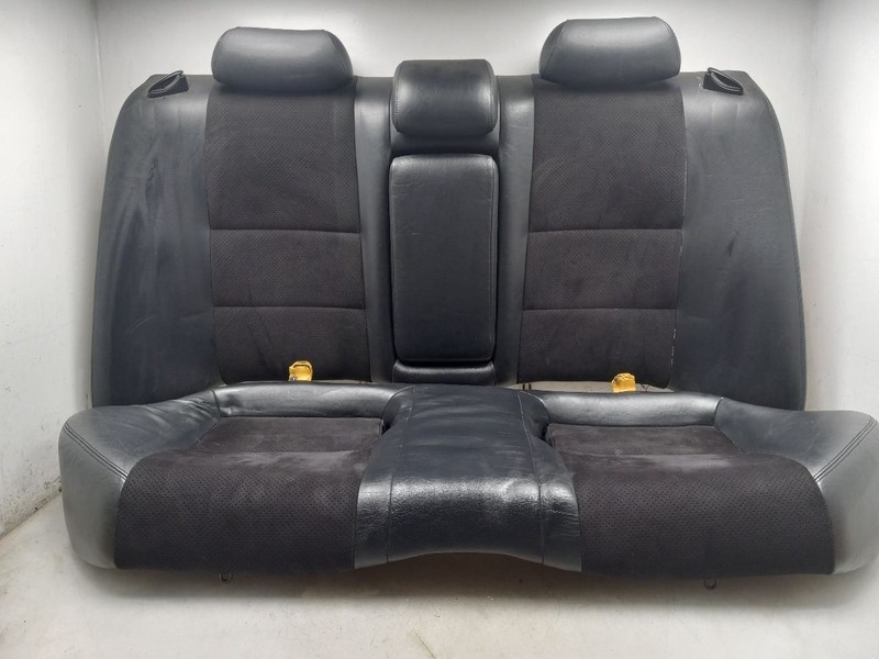 2001 LEXUS IS300 3.0L RWD AT REAR SEATS