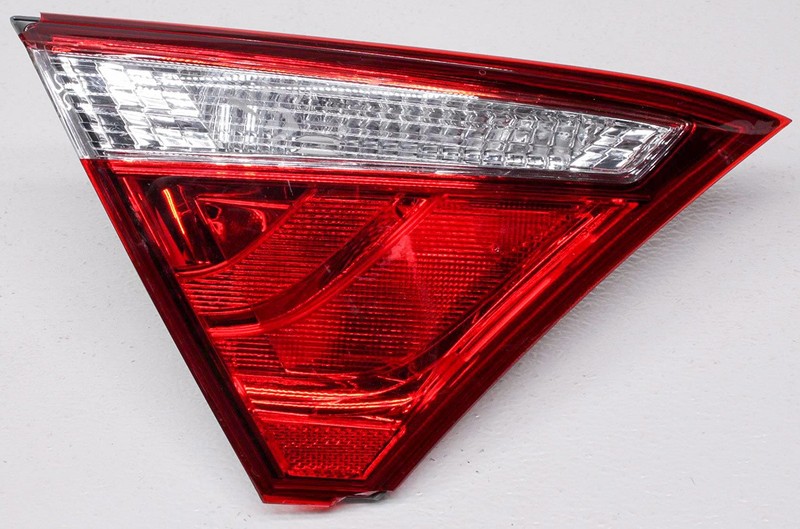 OEM Toyota Camry Left Driver Side Tail Lamp Lens Chipped 81590-06410