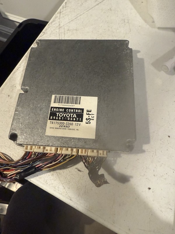 1999 Toyota Camry ENGINE CONTROL MODULEECU 2.2L89661-06671