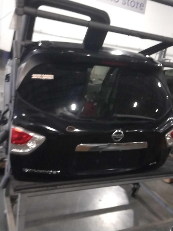Used Deck Lid fits: 2015 Nissan Pathfinder manual lift w/rear view camera Grade
