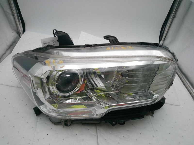 2021 Toyota Tacoma Right Headlight Assembly Grey Used 117K Miles OEM Part