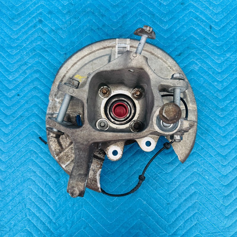 2012–2017 BMW 650i xDrive Rear Right Passenger Knuckle Hub Assembly OEM 6796146