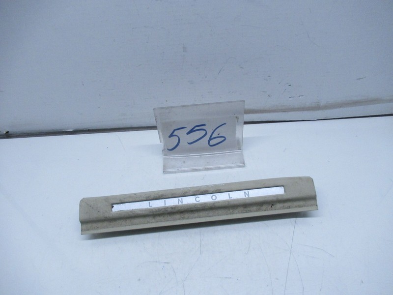 13-16 LINCOLN MKS FRONT LEFT DRIVER SIDE DOOR SILL SCUFF PLATE TRIM W/ LIGHT OEM