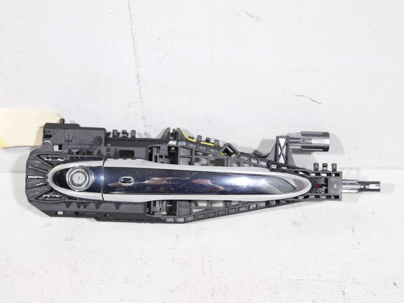 MASERATI LEVANTE M161 FRONT LEFT DRIVER SIDE EXTERIOR DOOR HANDLE CHROME OEM