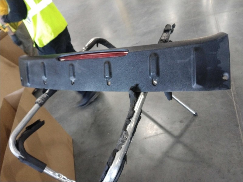 Used Center High Mount Stop Light fits: 2010 Chevrolet Avalanche 1500Grade A