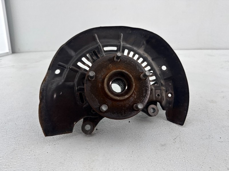 2011 - 2020 TOYOTA SIENNA FWD FRONT RIGHT PASSENGER SIDE SPINDLE KNUCKLE HUB OEM