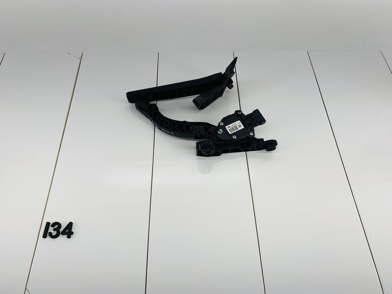 11-16 HYUNDAI ELANTRA 1.8L L4 GASOLINE ENGINE ACCELERATOR THROTTLE GAS PEDAL OEM