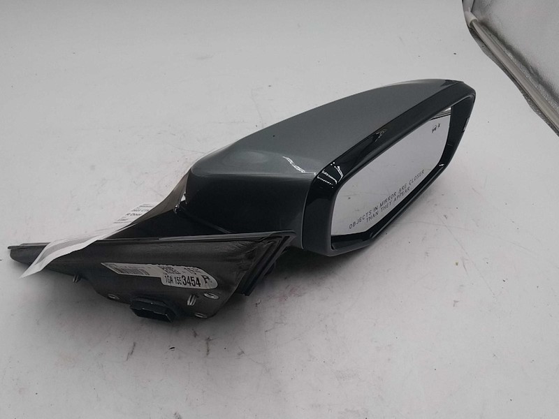 Used Right Door Mirror fits: 2021 Cadillac Ct5 manual folding w/blind spot alert