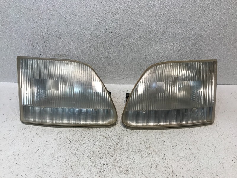 1997-2004 Ford Expedition Headlight SET PAIR Left Driver Passenger Right OEM