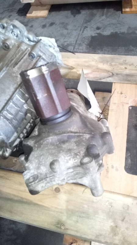2014 BMW 750i Differential Carrier Assembly OEM 4.4L V8 121k Miles Blue
