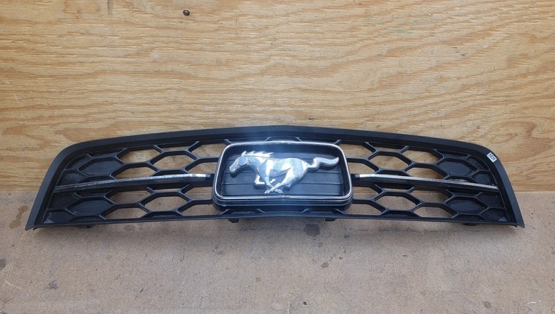 2010 2011 2012 MUSTANG Grille Upper 6 Cylinder Pony Package Chrome Bar Trim OEM