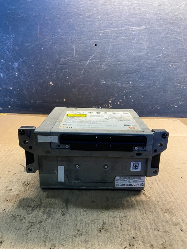 2015-2016 BMW F10 535i 550i Am Fm Cd Player Radio Receiver OEM z0762 DG