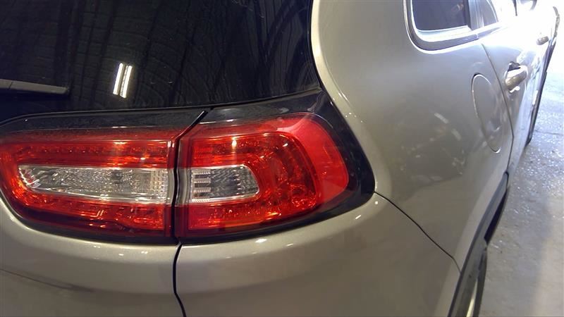 Passenger Tail Light Quarter Panel Mounted LED Fits 14-18 CHEROKEE 3307431