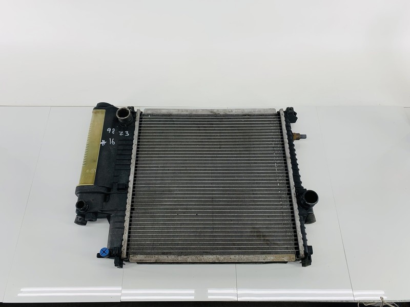 96-98 BMW Z3 ROADSTER 1.9L L4 GAS ENGINE MOTOR COOLANT COOLING RADIATOR OEM