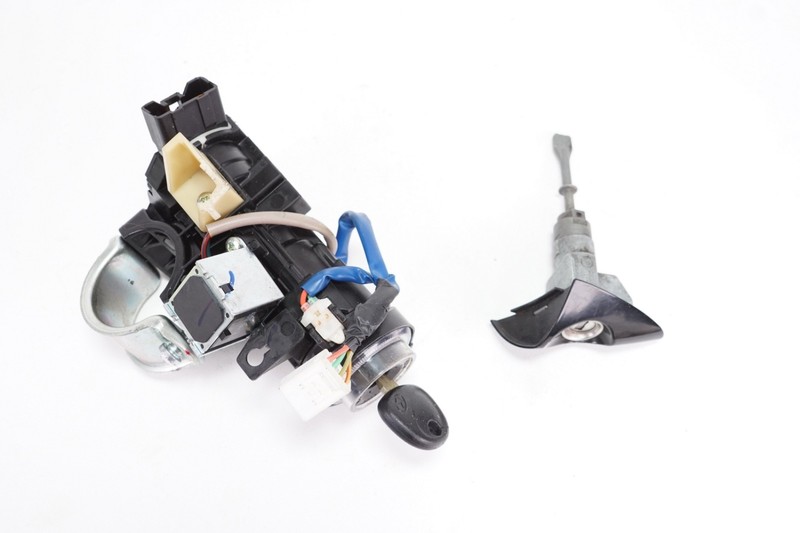 HYUNDAI ELANTRA GT Ignition Lock Cylinder Key A/T OEM 2013 - 2017