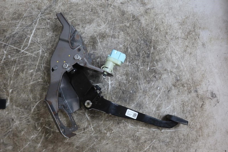 2021-2025 Ford Bronco OEM Brake Pedal Assembly w/ Bracket MB3C-2L388-BRA