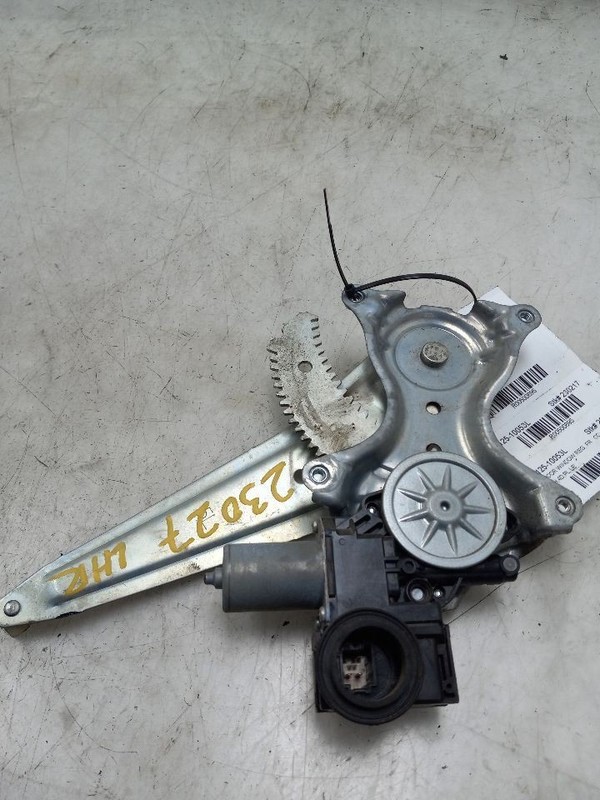 18 19 20 21 22 TOYOTA C-HR LE FRONT DRIVER LEFT WINDOW REGULATOR