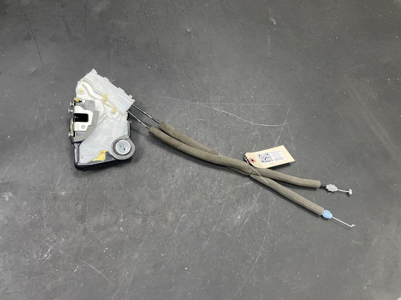 Front Right Door Lock Latch 2019 Honda Pilot 72110-T5R-A31 2016 2017 2018 - 2021