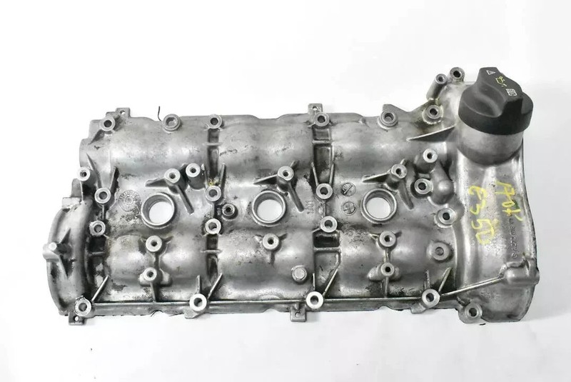 Mercedes X204 GLK350 S400 C350 E350 Engine Cylinder Head Cover Right Side OEM