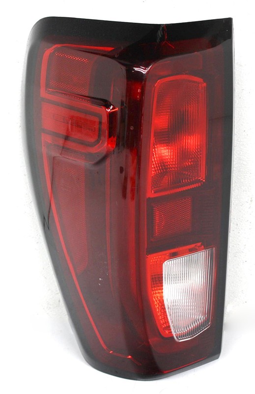 OEM Left Driver Side Halogen Tail Lamp For GMC Sierra 1500 85727851
