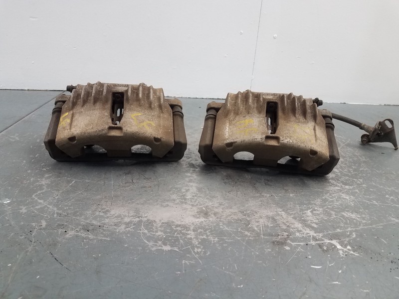 2002 Chevy Camaro Z28 35th Vert Front Brake Calipers #6585 L7