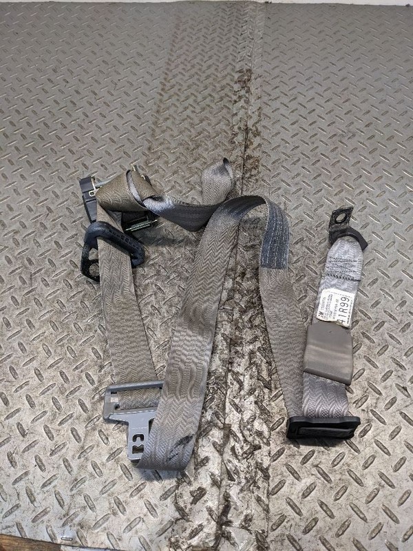 Seat Belt Front 4 Door 60/40 Seat Fits 00-05 BLAZER S10/JIMMY S15 1173462