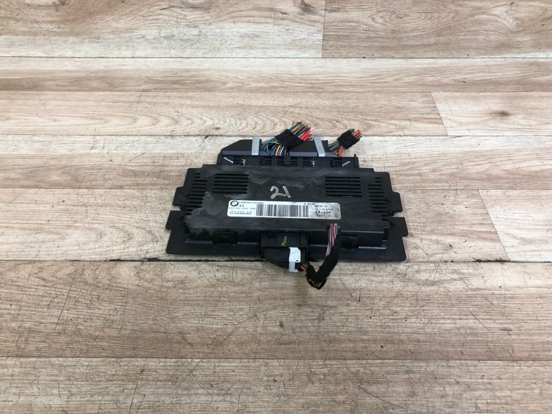 BMW E70 E71 X5 X6 OEM FRONT LIGHT FOOTWELL BODY CONTROL MODULE 2007-2013 2