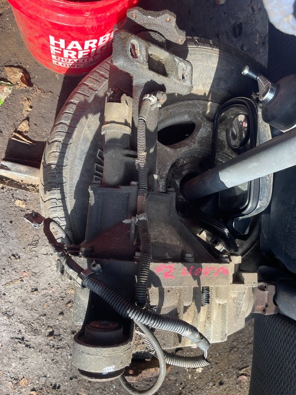 1999-2007 Chevrolet Silverado 1500 Front Axle Differential Carrier 3.73 Ratio
