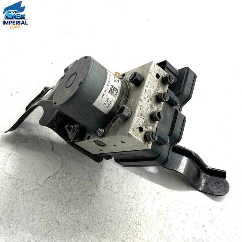2018-20 Toyota Camry ABS Pump Anti Lock Brake Control Unit W/ Mount Bracket OEM