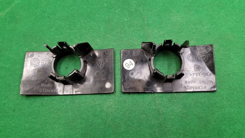 2015 - 2018 PORSCHE MACAN Front Bumper Lower Grille Parking Sensor Brackets OEM