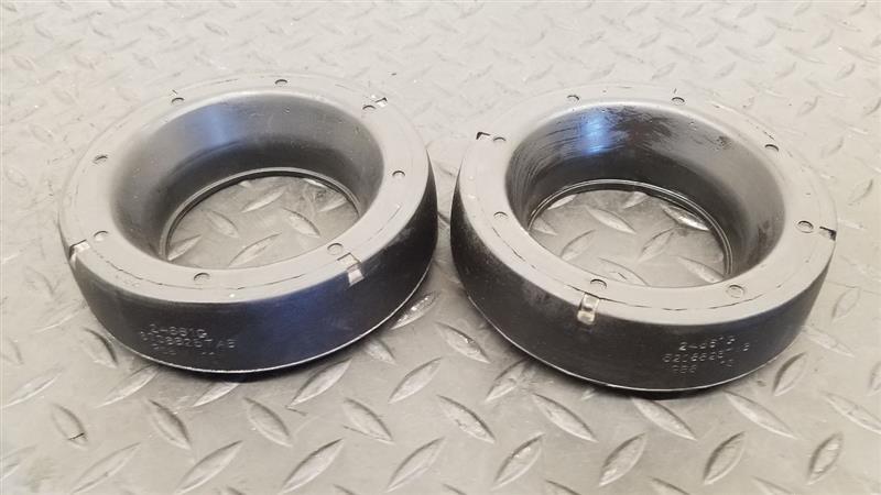00-04 Jeep Grand Cherokee Front Coil Spring Upper Insulators Pair OEM 52088257AB