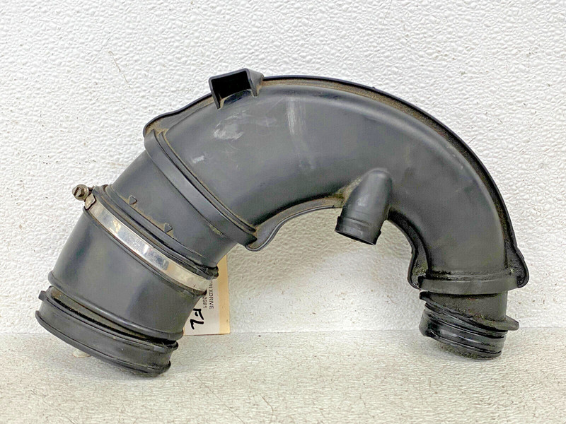 ⭐2012-2019 BMW 6-SERIES LEFT UPPER ENGINE AIR CLEANER INTAKE HOSE OEM LOT2412