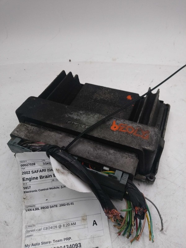 2002 GMC Safari Engine Control Module ECM OEM 12200411 226K Miles Brown