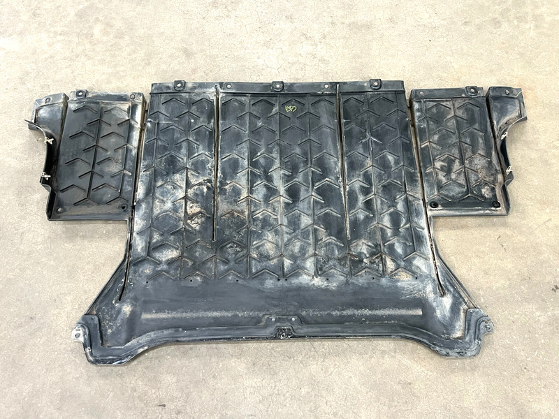 ⭐2016-2020 TESLA MODEL X REAR UNDER TRAY SPLASH SHIELD MUG GUARD OEM LOT2740