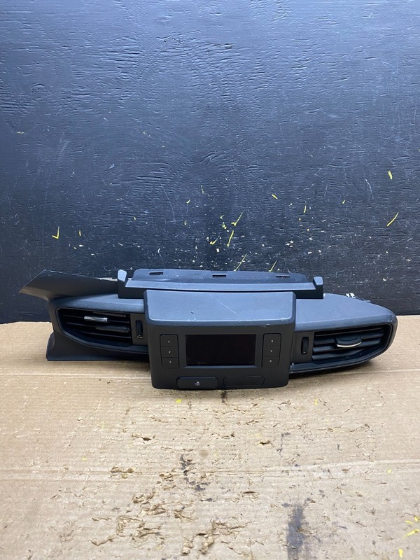 2020 to 2023 FordExplorer Console Radio Display Screen Air Vents X1369 DG