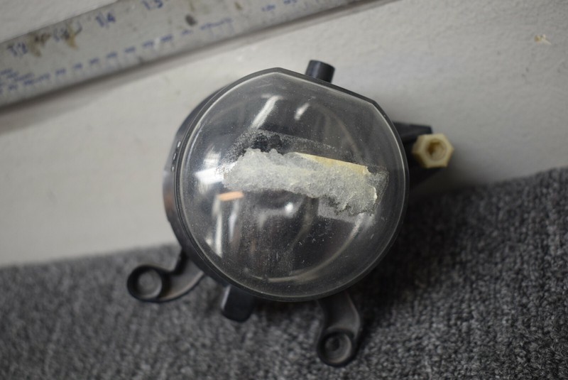 2001-2003 BMW 330CI FOG LIGHT FACTORY OEM